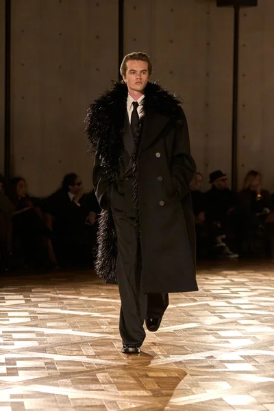 Look 35